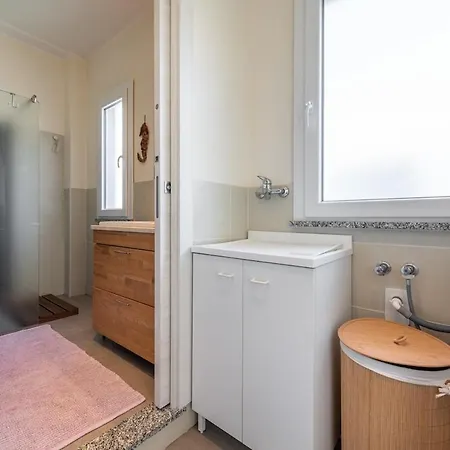 Spacious And Bright 2 Bedroom Near Poetto * 칼리아리