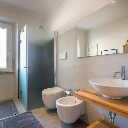 아파트 Spacious And Bright 2 Bedroom Near Poetto *