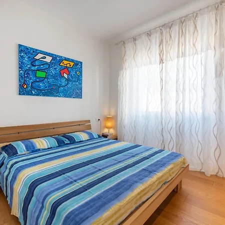 Spacious And Bright 2 Bedroom Near Poetto Apartment Cagliari