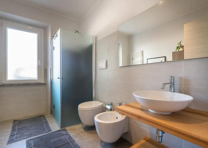Апартаменты Spacious And Bright 2 Bedroom Near Poetto *