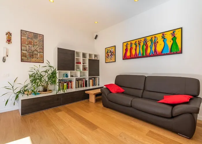 Spacious And Bright 2 Bedroom Near Poetto * Кальяри